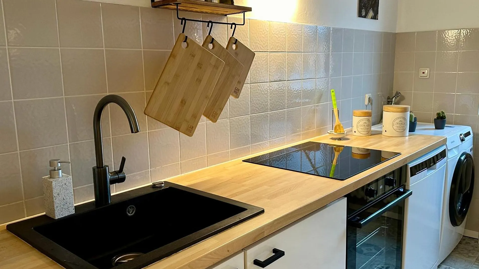 Apartament Southside Berlin - Kueche, Nespresso, Balkon